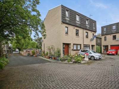 Town house for sale in 2 Newlands Park, Edinburgh EH9