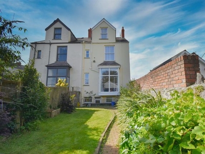 Town house for sale in Southside, Picton Road, Tenby SA70