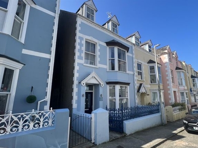 Town house for sale in Warren Street, Tenby SA70