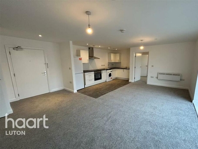2 bedroom flat for rent in Stockwood Gardens, Luton, LU1