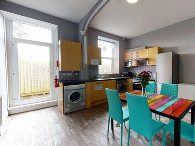 5 bedroom flat for rent in Greenbank Terrace, Greenbank, Plymouth, Devon, PL4