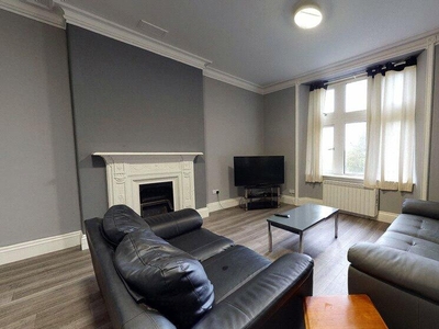 5 bedroom flat for rent in Whitefield Terrace, Greenbank Road, Plymouth, Devon, PL4