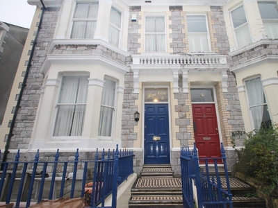 6 bedroom terraced house for rent in 8 Derry Avenue, Plymouth, Devon, PL4