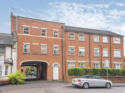 1 bedroom apartment for sale in Barkham Mews, Queens Road, Reading, Berkshire, RG1