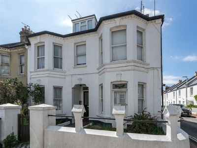 1 bedroom flat for sale in Warwick Road, Worthing, West Sussex, BN11