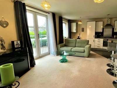 2 bedroom apartment for sale in Basin Road, Worcester, WR5