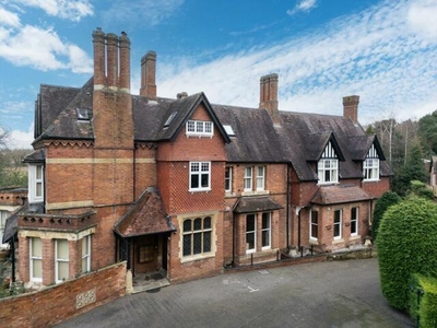 2 Bedroom Apartment For Sale In Leamington Spa, Warwickshire