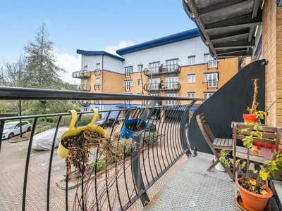 2 bedroom apartment for sale in Napier Road, Reading, Berkshire, RG1