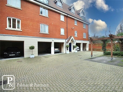 2 bedroom apartment for sale in Neptune Square, Ipswich, Suffolk, IP4