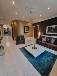 2 bedroom apartment for sale in Sanderson Road, Newcastle Upon Tyne, NE2