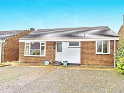 2 bedroom bungalow for sale in Newtimber Avenue, Goring-by-Sea, Worthing, West Sussex, BN12