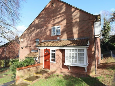 2 bedroom cluster house for sale in Somersby Close, South Luton, Luton, Bedfordshire, LU1 3XB, LU1
