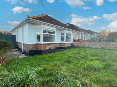 2 bedroom detached bungalow for sale in Midanbury, Southampton, SO18
