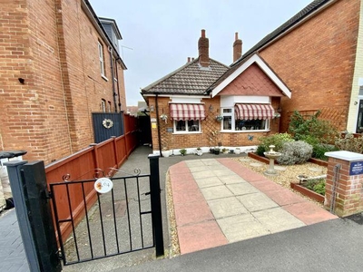 2 bedroom detached bungalow for sale in Paisley Road, Southbourne, Bournemouth , BH6