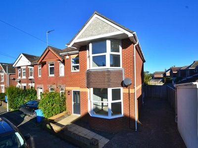 2 bedroom detached house for sale in Parkstone, BH14