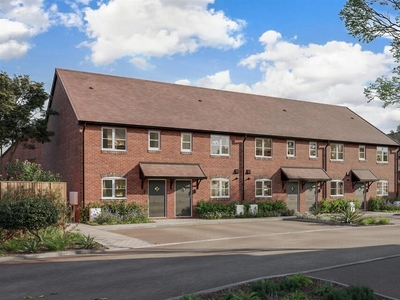 2 bedroom end of terrace house for sale in Gloriana Road, Langley, Maidstone, Kent, ME17