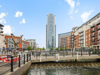 2 bedroom flat for rent in Gunwharf Quays, Portsmouth, PO1