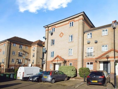 2 Bedroom Flat For Sale In Beckton, London