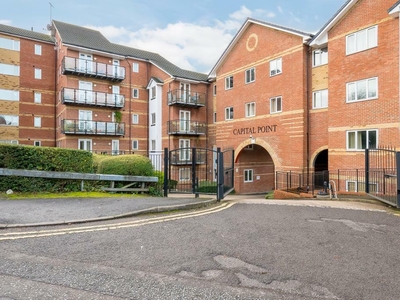 2 bedroom flat for sale in Town Centre, Access to Town Centre/The Oracle and Reading Station, RG1