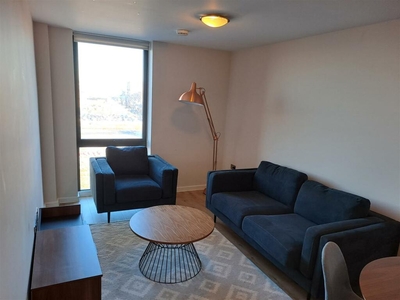 2 bedroom flat for rent in Jesse Hartley Way, L3