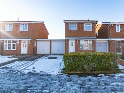 2 Bedroom Link Detached House For Sale In Leigh