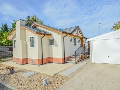 2 Bedroom Park Home For Sale In Ruskington, Sleaford