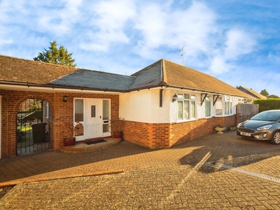 2 bedroom semi-detached bungalow for sale in Greenways, Weavering, Maidstone, ME14