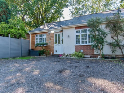 2 bedroom semi-detached bungalow for sale in Mays Lane, Earley, Reading, RG6