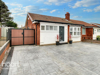2 bedroom semi-detached bungalow for sale in Southfield Road, Armthorpe, Doncaster, DN3