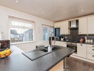 2 bedroom semi-detached bungalow for sale in Wibsey Park Avenue, Bradford, BD6