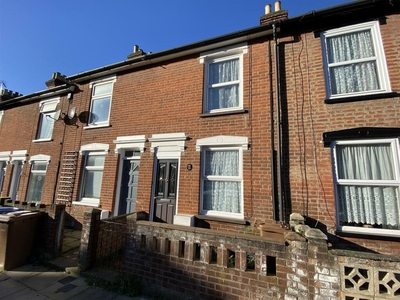2 bedroom terraced house for sale in Finchley Road, Ipswich, IP4