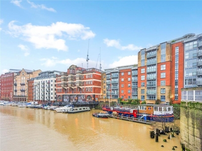 3 bedroom apartment for sale in Redcliff Backs, Bristol, BS1