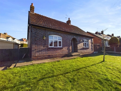 3 bedroom bungalow for sale in Astwood Road, Worcester, Worcestershire, WR3