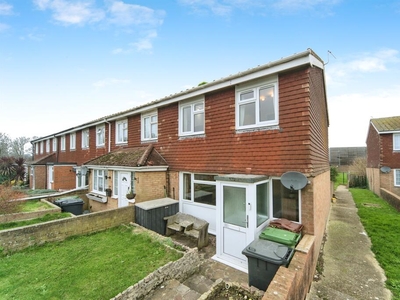 3 bedroom end of terrace house for sale in Bromley Close, Eastbourne, BN23