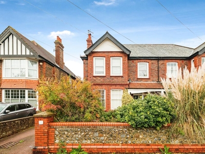 3 bedroom flat for sale in Longfellow Road, Worthing, West Sussex, BN11
