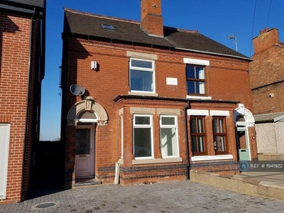3 Bedroom Semi-detached House For Rent In Donisthorpe, Swadlincote