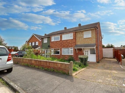 3 Bedroom Semi-detached House For Sale In Birstall