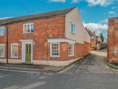 3 bedroom semi-detached house for sale in Bury St Edmunds, Suffolk, IP33