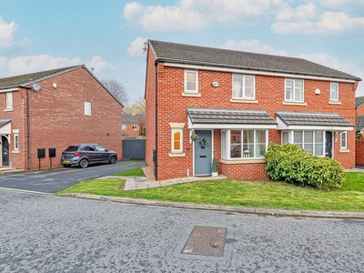 3 bedroom semi-detached house for sale in Coleport Close, Warrington, WA4