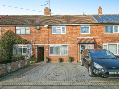 3 bedroom terraced house for sale in Hawthorn Drive, Ipswich, IP2
