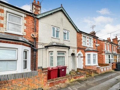 3 bedroom terraced house for sale in Pangbourne Street, Reading, RG30