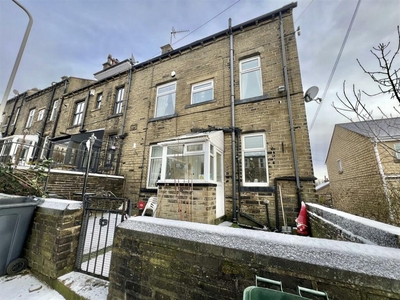 3 bedroom terraced house for sale in Sapgate Lane, Thornton, Bradford, BD13