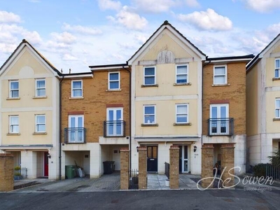 3 Bedroom Town House For Sale In Torquay
