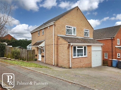 4 bedroom detached house for sale in Bowland Drive, Ipswich, Suffolk, IP8