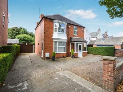 4 bedroom detached house for sale in Burton Road, Lincoln, LN1