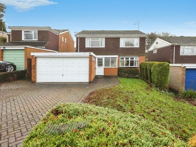 4 bedroom detached house for sale in Evendine Close, Worcester, Worcestershire, WR5