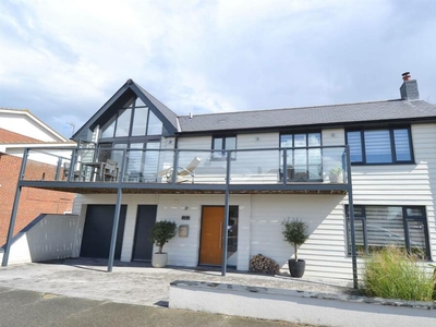 4 bedroom detached house for sale in Pier Avenue, Tankerton, Whitstable, CT5