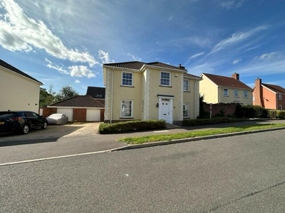 4 Bedroom Detached House For Sale In The Hampdens
