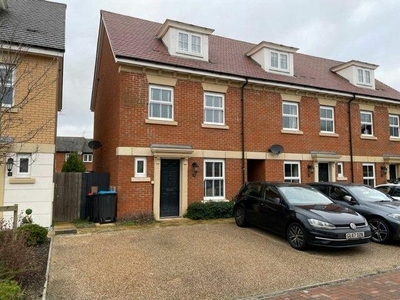 4 bedroom end of terrace house for sale in Salmons Yard, Newport Pagnell, MK16