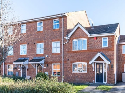 4 bedroom end of terrace house for sale in Shropshire Court, Bletchley, Milton Keynes, MK3